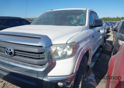 2015 Toyota Tundra Sr5 5.7L V8 z USA, uszkodzony, nr VIN 5TFRY5F19FX174856